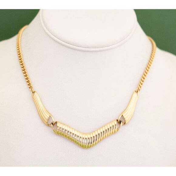 Vintage Spring Style Gold Tone Choker Necklace 16 1/2 inch - W10 - Picture 2 of 3